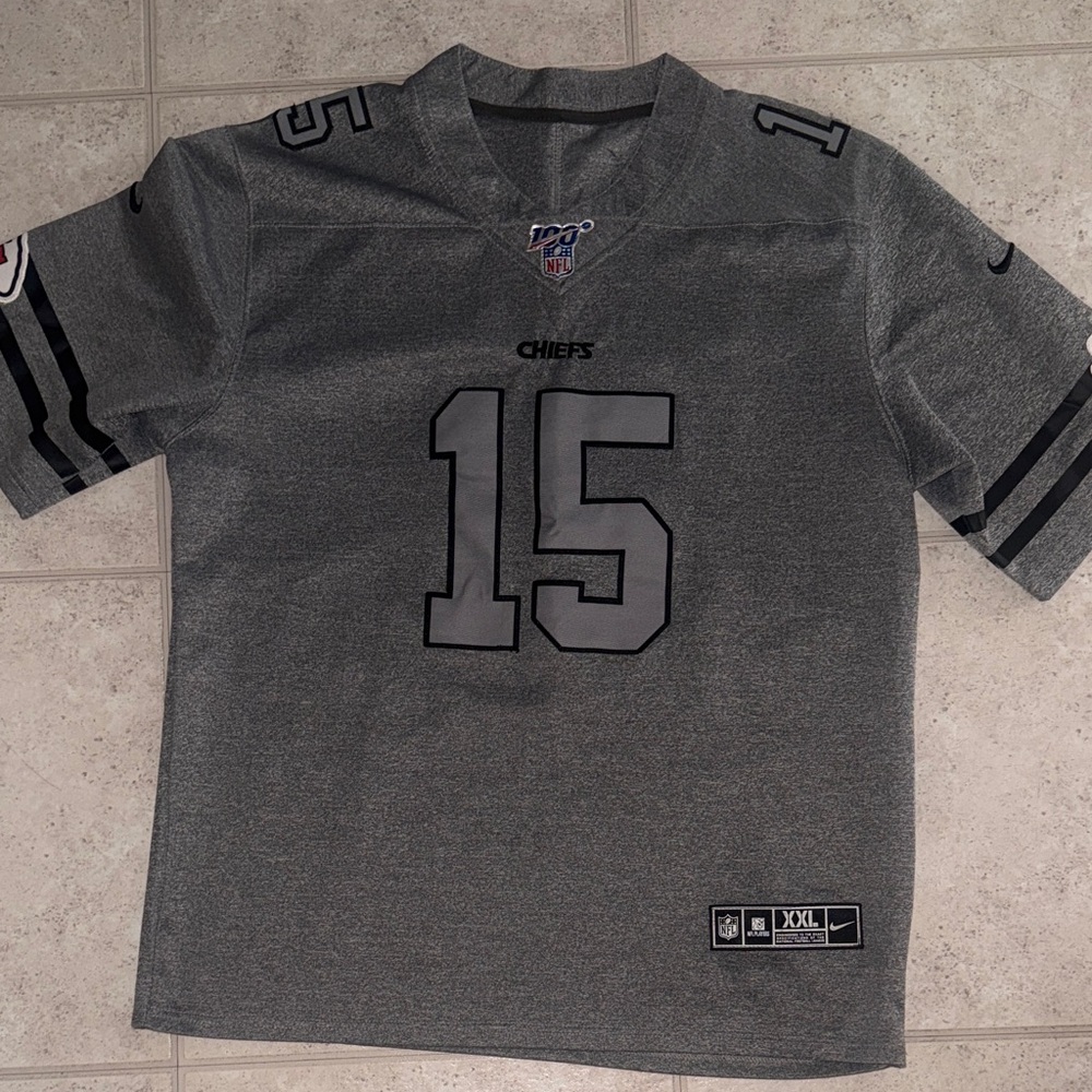 Patrick Mahomes Kansas City Chiefs 15 Gray Vapor  Jersey